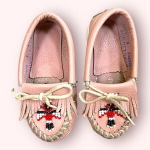 MINNETONKA Kids Pink Leather Moccasins with Fringe and Beading Size 8